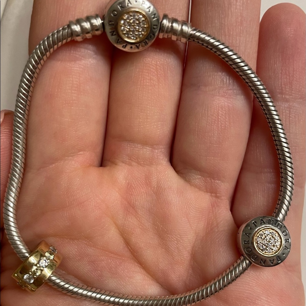 Pandora set of 2 clips and bracelet